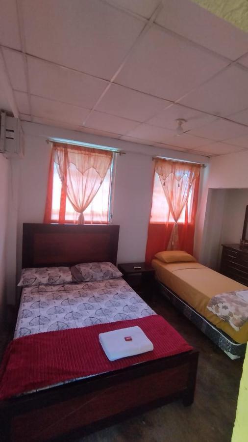 פוארטו בקריסו מורנו Habitaciones Confortables Con Un Ambiente Familiar מראה חיצוני תמונה